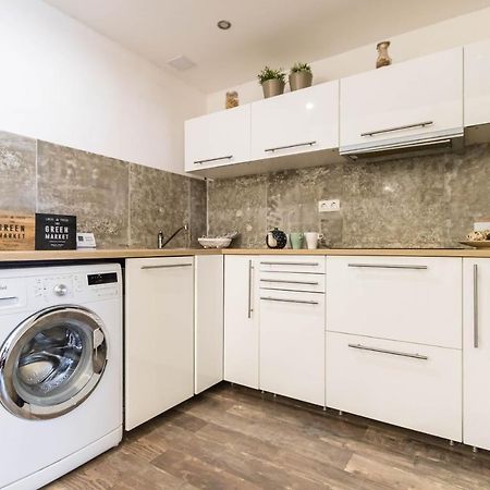 Katarina Apartment Blaha Square بودابست المظهر الخارجي الصورة