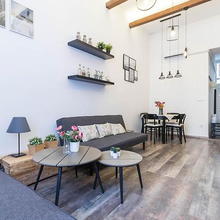Katarina Apartment Blaha Square بودابست المظهر الخارجي الصورة