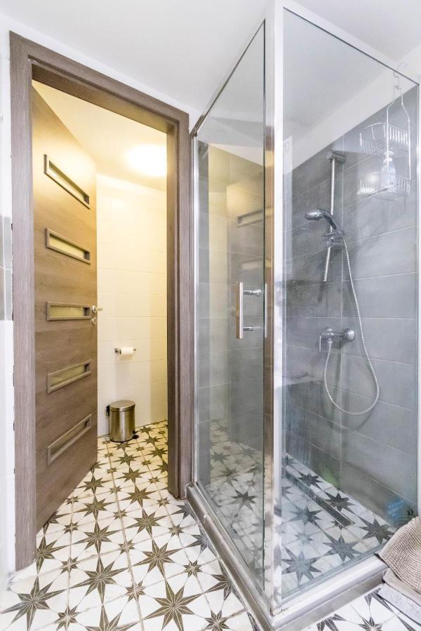 Katarina Apartment Blaha Square بودابست المظهر الخارجي الصورة